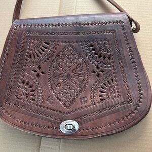 Saddle purse